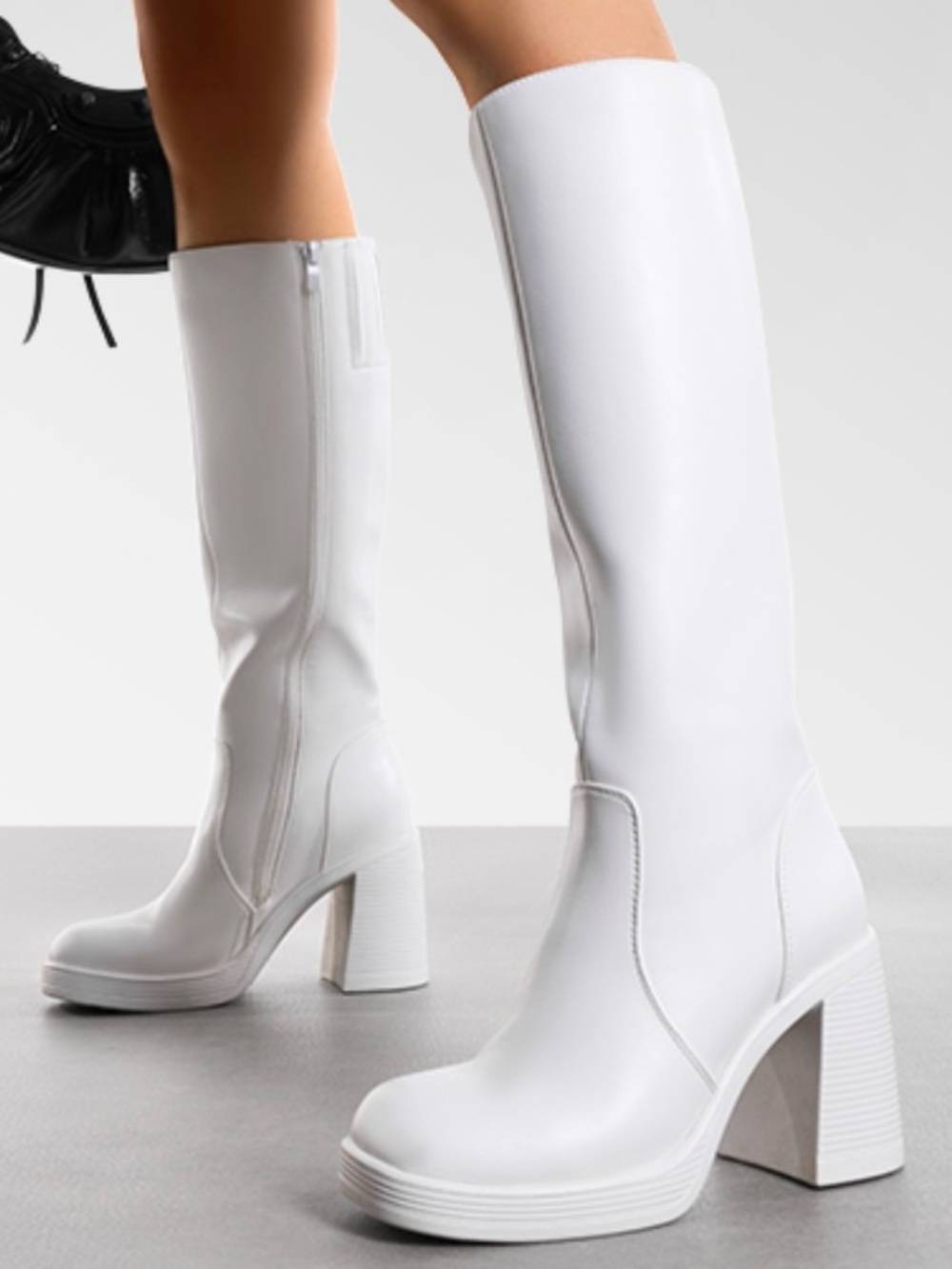 NWT Women’s White Knee High Chunky Heel Platform Zip Up Tall Boots Size 6.5